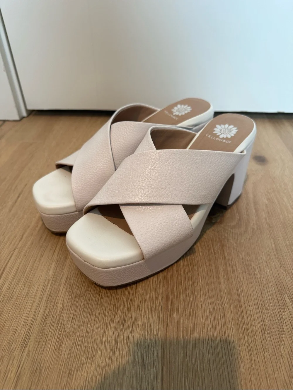 Yellow Box Ovilia Bone Platform Slide Sandals Criss Cross Block Heel Size 7